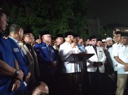 Sebelum Daftar ke KPU, Prabowo-Sandi Salat Jumat di Istiqlal