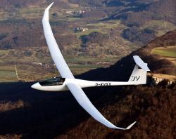 Pesawat Glider Jatuh di Lembah Pegunungan Alpen, 2 Warga Austria Tewas