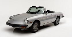Mobil Muhammad Ali Alfa Romeo Spider 1976 Dilelang