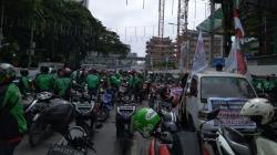 Tolak Skema Tarif Baru, Ratusan Pengemudi Ojol Grebek Kantor Manajemen
