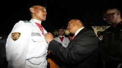 Kukuhkan 100 Anggota Paskibra Bandung, Ini Pesan Oded M Danial
