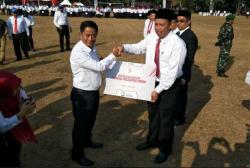 8 BUMN Upacara Kemerdekaan di Subang dan Bagikan Bantuan ke Masyarakat