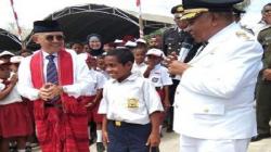 Viral Panjat Tiang Bendera, Joni Kalla: Saya Biasa Panjat Pohon Kelapa