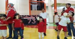 Ikut Lomba Makan Kerupuk, Ekspresi Gempita Bikin Gemas