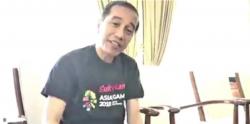 Jokowi Ungkap Senang Pakai Sneakers Lokal di YouTube