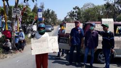 Ratusan Warga di Kulonprogo Desak Pencairan Dana Tali Kasih