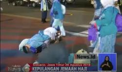 Sujud Syukur, Jamaah Haji Kloter 1 Embarkasi Tiba di Tanah Air