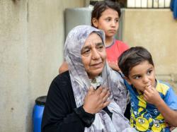 Kisah Pilu Perempuan Irak yang Setiap Hari 'Berperang' Merawat 22 Cucu