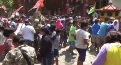 Rebutan Sandang Pangan di Upacara Ulambana, Ratusan Warga Saling Injak