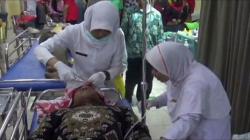 Truk Bak Terbuka Terguling di Jalur Sragen, Puluhan Penumpang Terluka