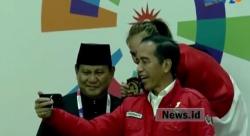 Kehangatan Jokowi-Prabowo dalam Vlog Bersama Atlet Silat Wewey Wita