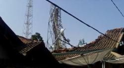 Tower BTS PT XL Axiata di Pandeglang Roboh dan Timpa 2 Rumah Warga