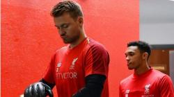 Pertanyakan Keputusan Liverpool, Mignolet Dikritik Klopp