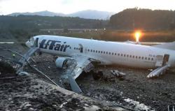 Pesawat Boeing 737 Tergelincir lalu Terbakar di Rusia, 18 Orang Luka