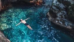 Hits, Berenang di Kolam Hijau Alami Leuwi Lieuk Bogor ala Grand Canyon