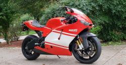 Replika MotoGP, Ducati Desmosedici RR Dilelang Rp816 Juta