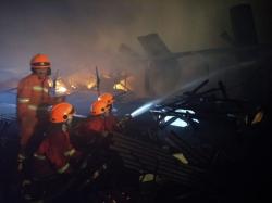 20 Unit Damkar Berhasil Padamkan Kebakaran Pasar Induk Gedebage