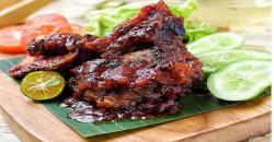 Perut Lapar, Nikmatnya Menyantap Iga Bakar Bumbu Rujak ala Rumahan