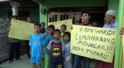 Warga Lemah Abang Tolak Jasad Teroris Dimakamkan di Desa Mereka<
