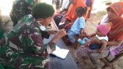 Satuan Kesehatan TNI Obati Warga Pengungsi Korban Gempa Lombok