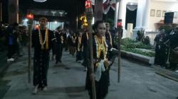 Sambut Tahun Baru Islam, Warga Ponorogo Gelar Tradisi Bedol Pusoko