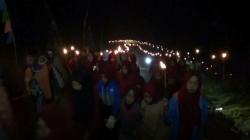Sambut 1 Muharram, Warga Batang Pawai 1.000 Obor di Gunung Prahu