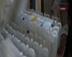 Polisi Gerebek Rumah Diduga Produksi Air Zam Zam Palsu di Pekalongan