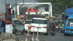Macet Parah di Pantura Demak akibat Perbaikan Jembatan Kurang Matang