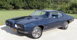 Terparkir Selama 15 Tahun, Mobil Ini Terjual Rp230 Juta