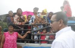 Dikunjungi Arya Sinulingga, Warga Cerumbu di Karo Curhat soal Listrik