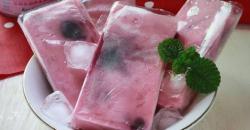 Mengenang Jajanan Jadul Es Gabus Rasa Cocopandan yang Gurih