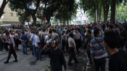 2 Kelompok Pengunjuk Rasa di Gedung DPRD Sumut Terlibat Bentrokan