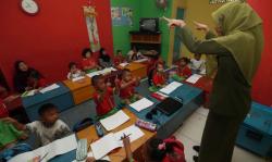 Pemkot Surabaya Siapkan Program Beasiswa S1 untuk Guru PAUD pada 2023