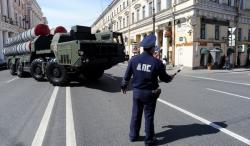 Pesawatnya Dijadikan Tameng Israel, Rusia Kirim Rudal S-300 ke Suriah