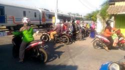 15 Orang Tewas saat Nekat Terobos Jalur Kereta Api, 10 Luka Berat