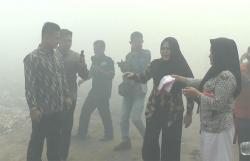 Warga Mulai Kena ISPA akibat Kabut Asap Kebakaran Sampah TPA Darupono