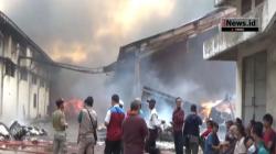 Kebakaran Hanguskan Pabrik Sarung di Gresik, 7 Damkar Diterjunkan