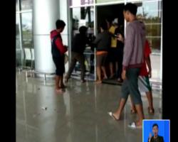 Kelaparan, Warga Jarah Makanan dan Minuman di Bandara Mutiara Palu