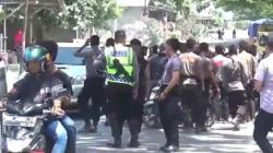 Bantuan Logistik Coba Dijarah, Brimob Bersenjata Lengkap Turun Tangan