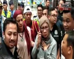Detik-Detik Ratna Sarumpaet Ditangkap di Bandara hingga Diperiksa Polda Metro