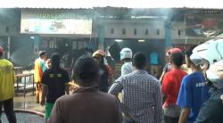Gara-Gara Bakar Sampah, 1 Kios di Pasar Sidoharjo Lamongan Ludes