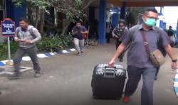 Geledah 5 Kantor di Pemkab Malang, KPK Angkut 3 Koper Berisi Dokumen