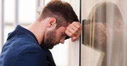 Selain Mudah Marah, Cek Tanda-Tanda Pria Alami Depresi 