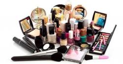 Bahan-Bahan Kimia pada Kosmetik Sebabkan Kanker?