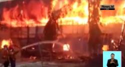 Kebakaran Stadion Surajaya Lamongan Terekam Video Amatir