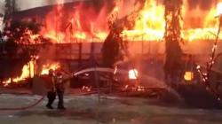 Stadion Surajaya Lamongan Terbakar, Api Berkobar di Tribun