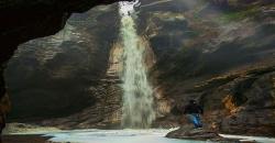 Wisata ke Kawah Ijen, Singgahi Air Terjun Busa yang Terlihat Eksotis