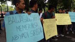 Mahasiswa Demo Kepala ORI Sumut Abyadi Siregar Dicopot dari Jabatannya