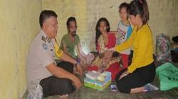 Keluarga Miskin yang Viral karena Tinggal di Hutan Akhirnya Direlokasi<