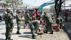 757 Marinir Normalisasi Jalan Pesisir Pantai Talise di Palu